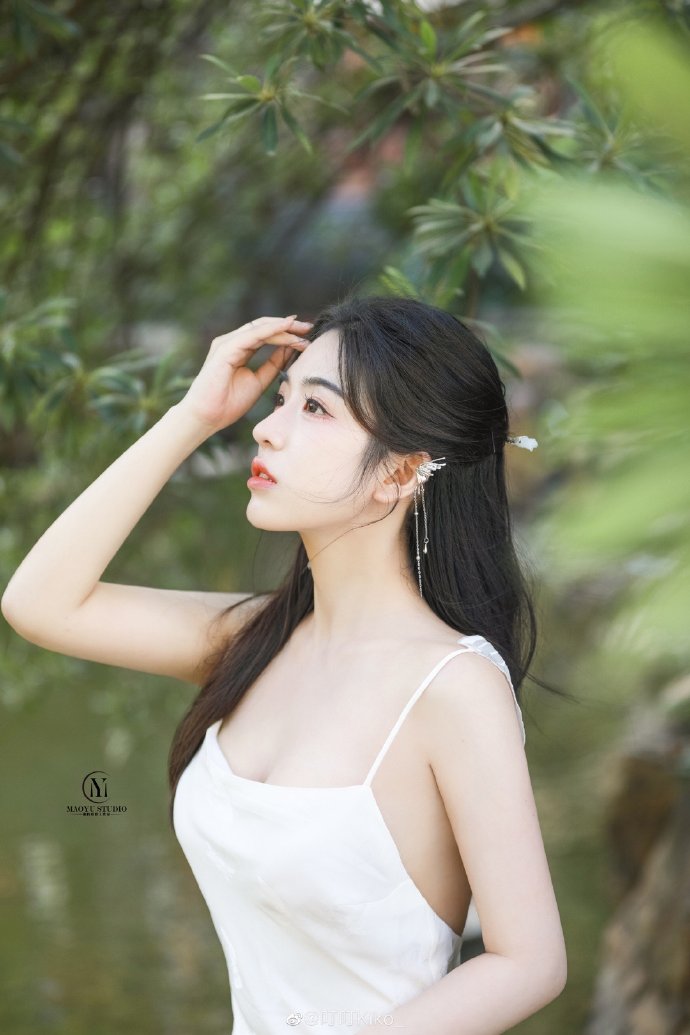 亚洲女女人户外小便亚洲中文一本av在线观看-2022国语有字幕完整版-水蜜桃影视